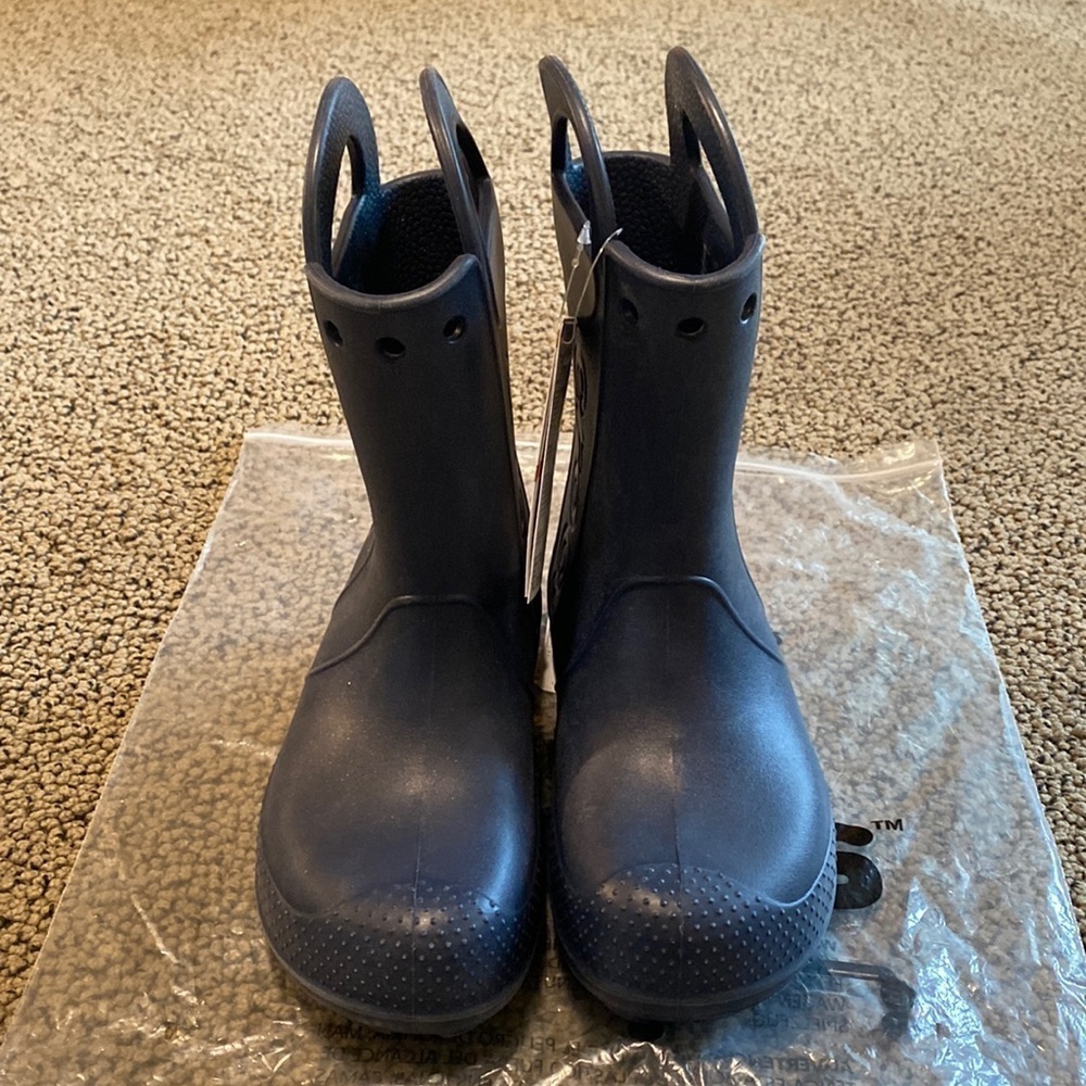 NWT Crocs Handle It Rain Boots Navy Blue Roomy Fit Kids Size 2
